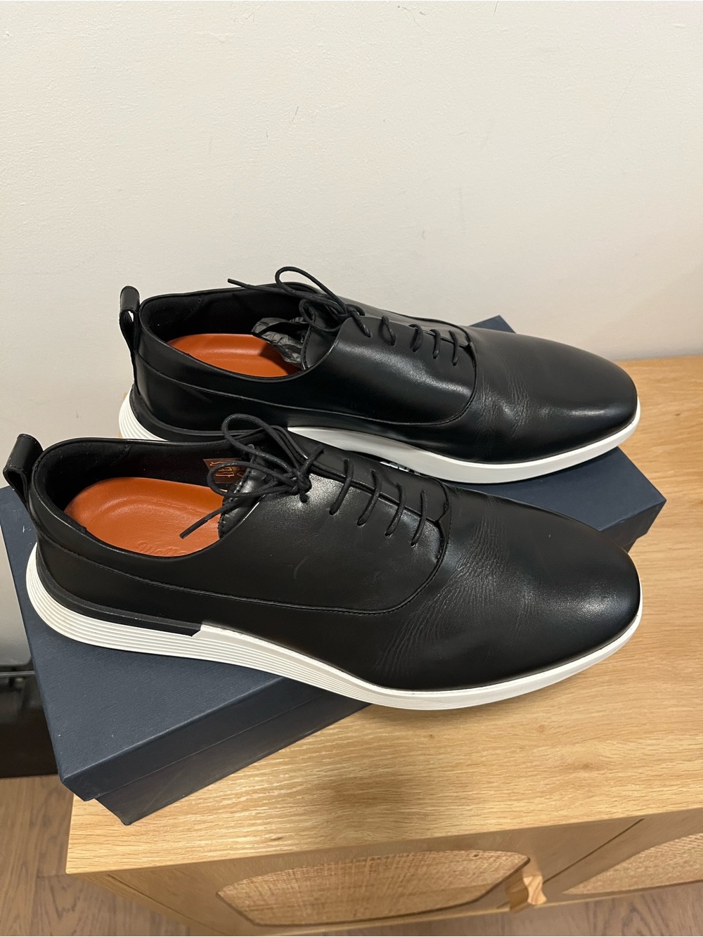 Men's Black Leather Derby-Style Lace-Up Shoes